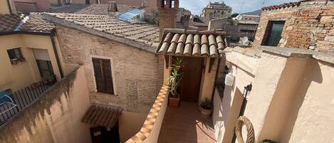 Enceinte de lâhĂ©bergement