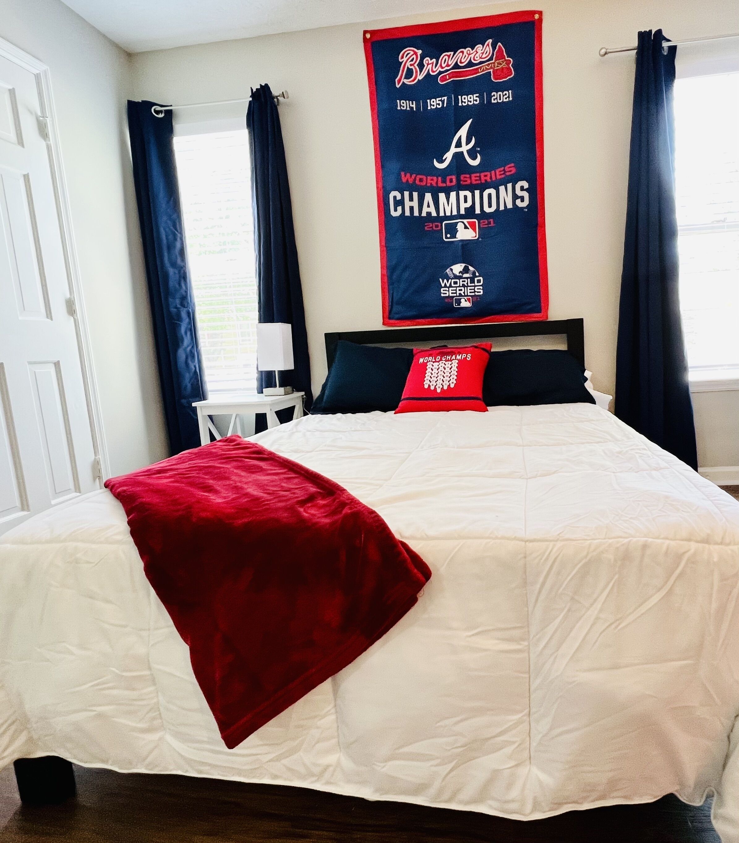 Braves Themed Townhome King Bed w/free Parking