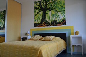 1 bedroom, iron/ironing board, travel cot, free WiFi