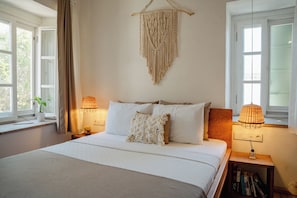 1 bedroom, Egyptian cotton sheets, premium bedding, pillowtop beds