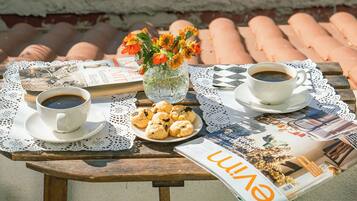 Double Room with Balcony and Fireplace | Terassi/patio