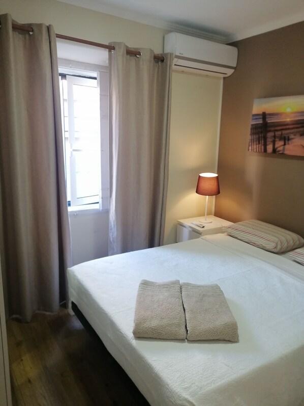 2 Schlafzimmer, Bügeleisen/Bügelbrett, kostenloses WLAN, Bettwäsche