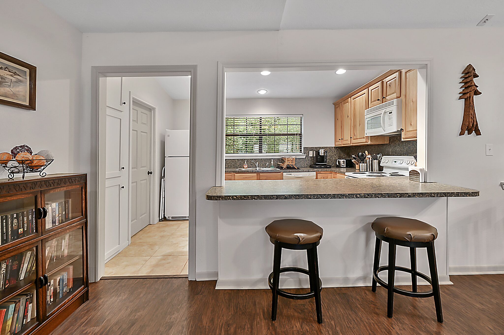 冰箱、微波炉、烤箱、炉灶