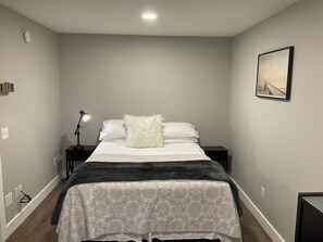 6 bedrooms, iron/ironing board, free WiFi, bed sheets