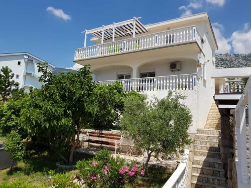 Fe-Wo Valentina am Meer mit Zugang zu privatem Strand und Pool in Cesarica