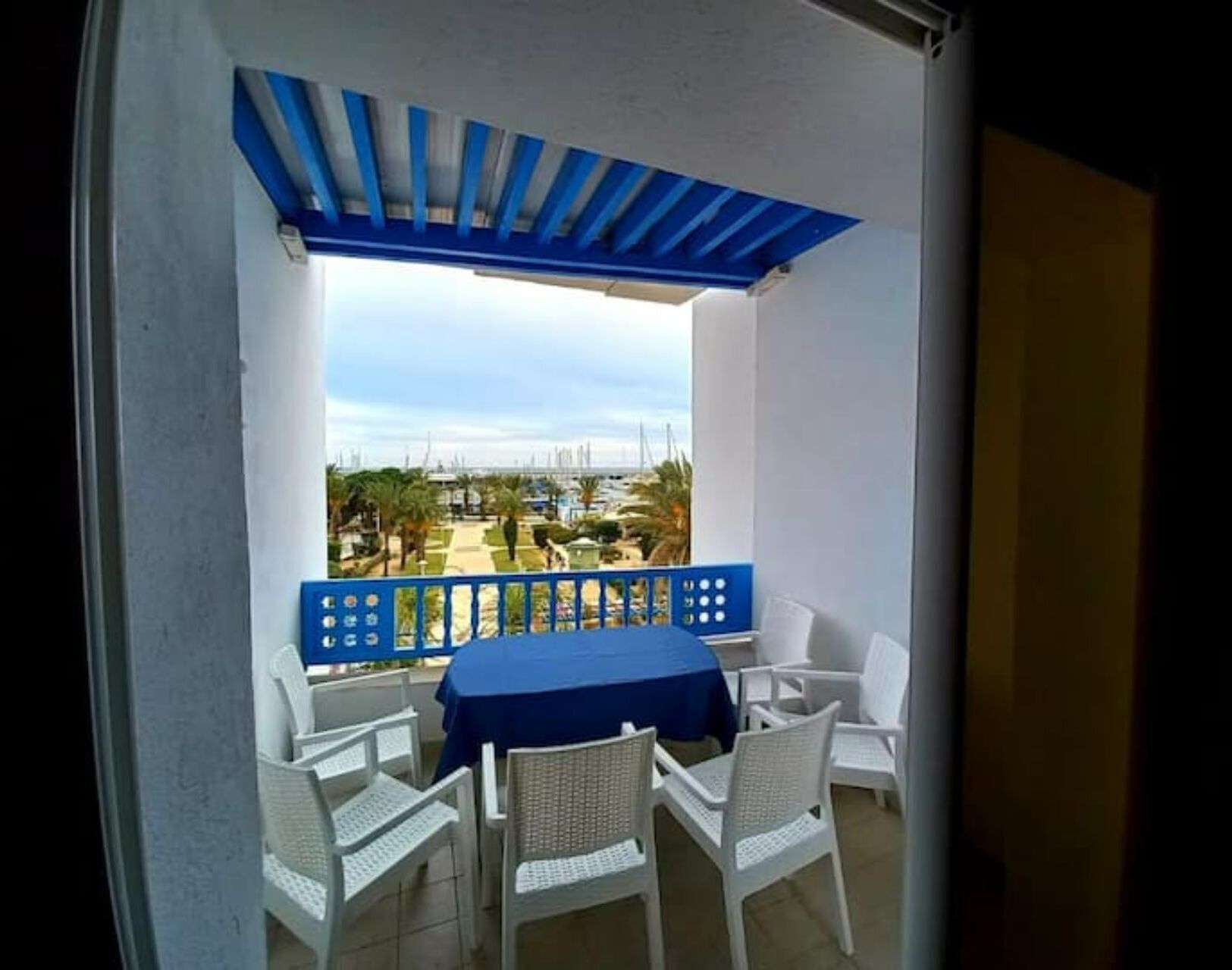 تناول الطعام بالخارج