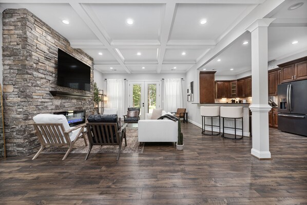 Smart-TV, peis, fotballspill og bordtennis