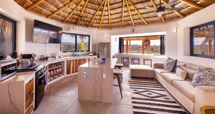 Private Villa - Heated Pool, Ocean View & Walk to Beach