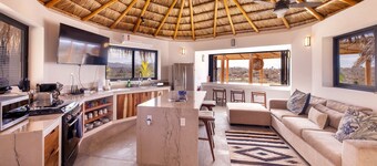 Private Villa - Heated Pool, Ocean View & Walk to Beach