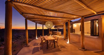 EcoVilla - Private Heated Pool Ocean View & Walk to Beach