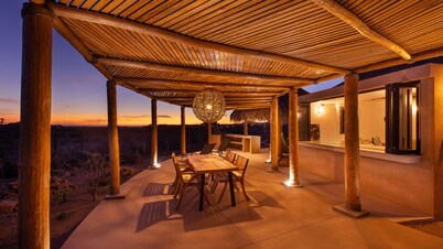 EcoVilla - Private Heated Pool Ocean View & Walk to Beach