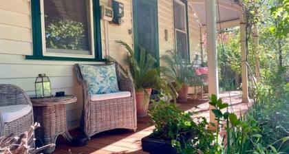 Sinnamon’s Cottage | Pet-friendly heritage stay in Maldon