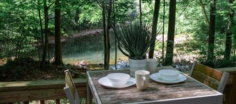JP's Waterfront Yurt with Heating, Cooling & Wifi / Glamping on the River
