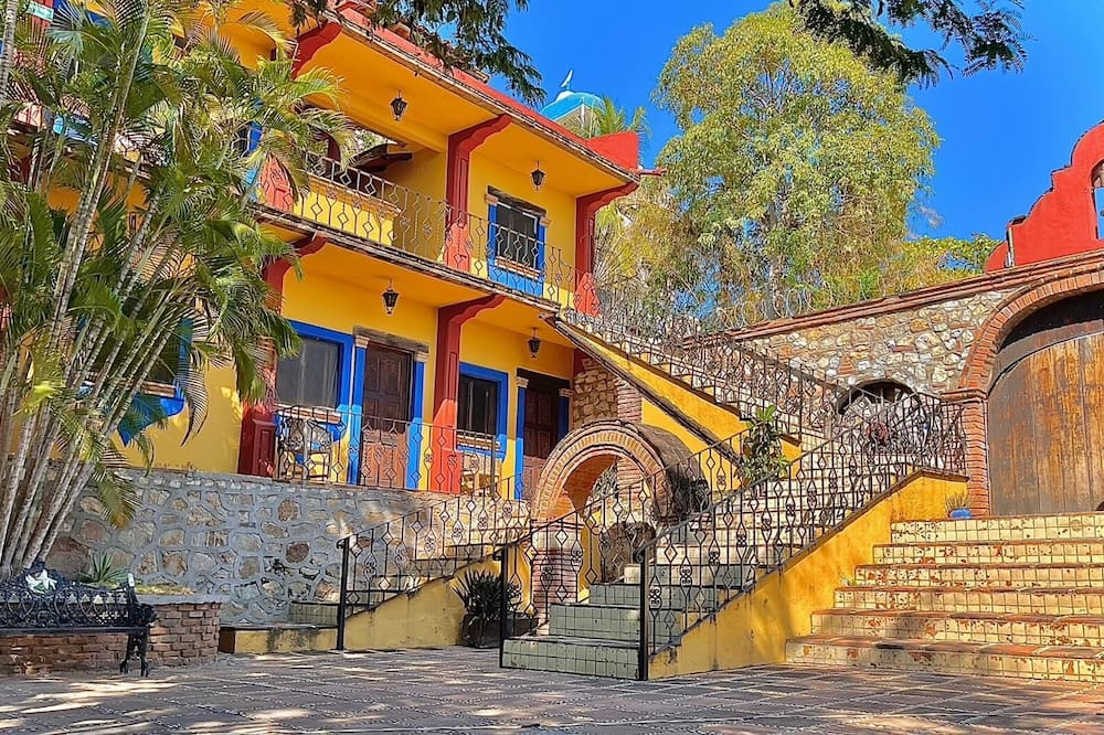 Hotel Rancho Escondito