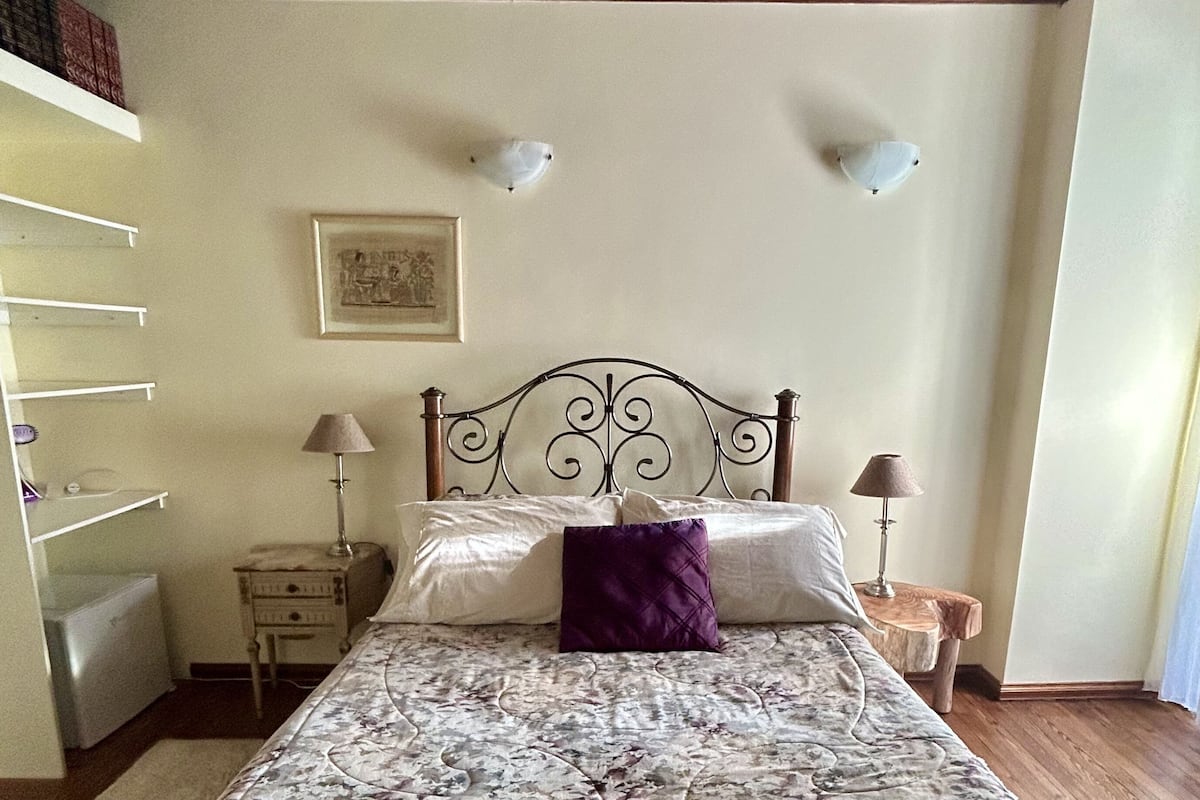 Standard Single Room | Desk, WiFi (free), individually decorated