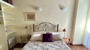 Standard Single Room | Individually decorated, desk, free WiFi
