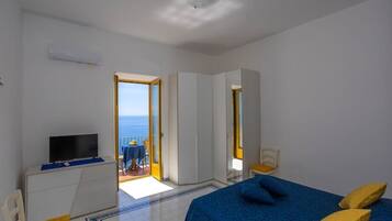 1 chambre, fer et planche Ă  repasser, Wi-Fi gratuit, draps fournis