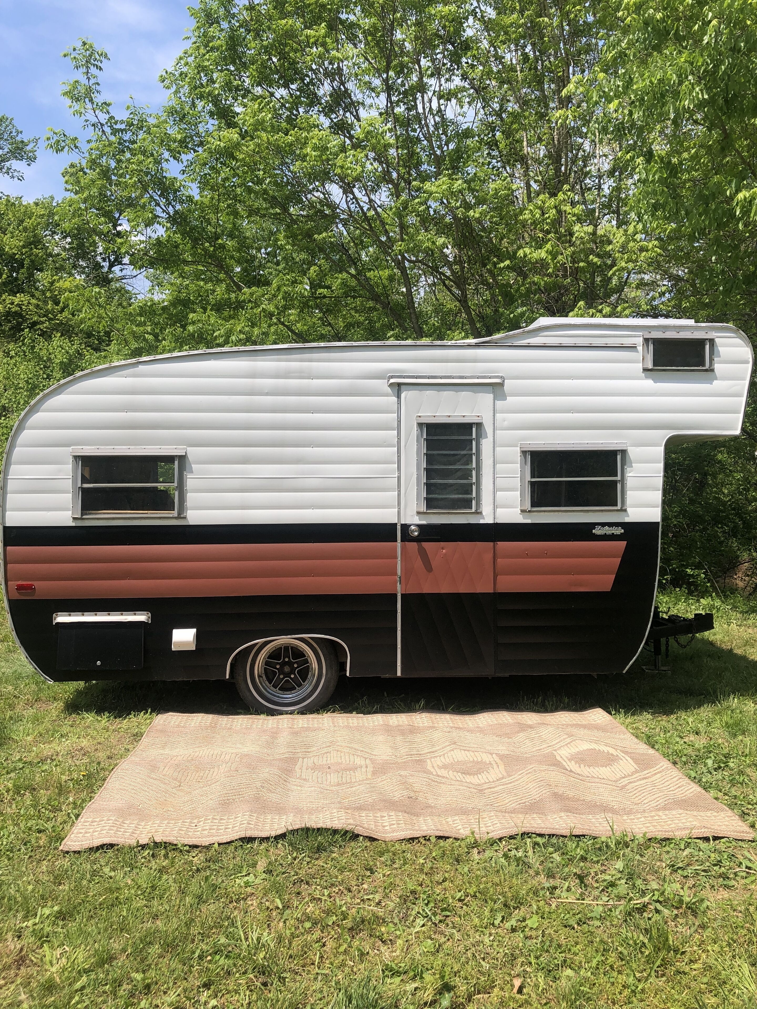 1960s Camper on a Farm w Fire Pit & Water View