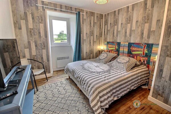 3 chambres, fer et planche à repasser, accès au Wi-Fi (inclus)