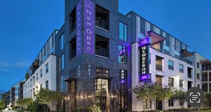 Luxury Apt with Balcony in Buckhead!