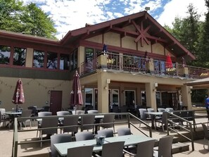 Outdoor dining - Group Getaway in the Heart of the Poconos (Lake Harmony)