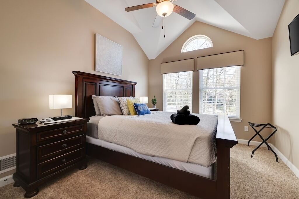 Group Getaway 1 min from Big Boulder Ski Mountain