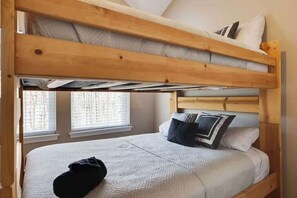6 bedrooms, iron/ironing board, travel cot, free WiFi