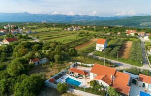 Exterior - Stunning home in Pridraga (Pridraga)