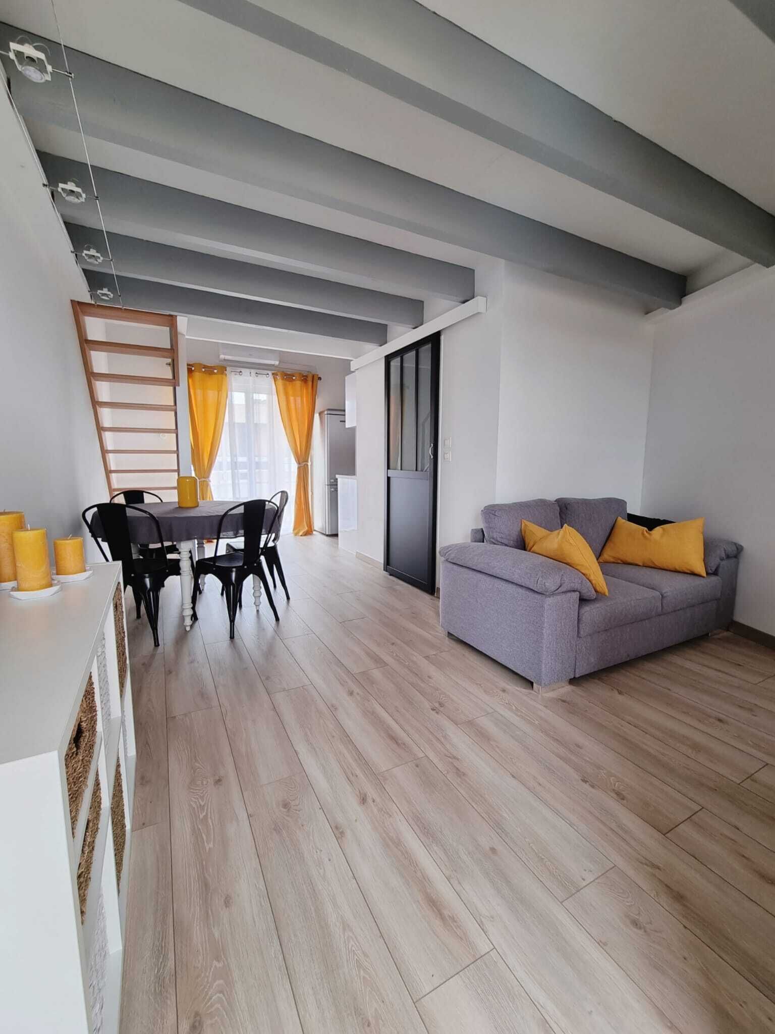 Duplex, Résidence Avec Piscine