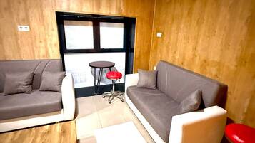 TV connectée de 55 pouces avec chaßnes numériques, télévision