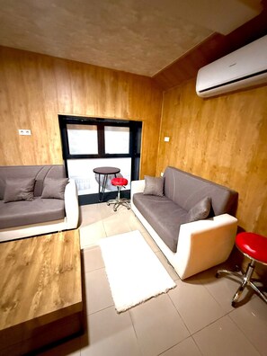 TV connectée de 55 pouces avec chaînes numériques, télévision