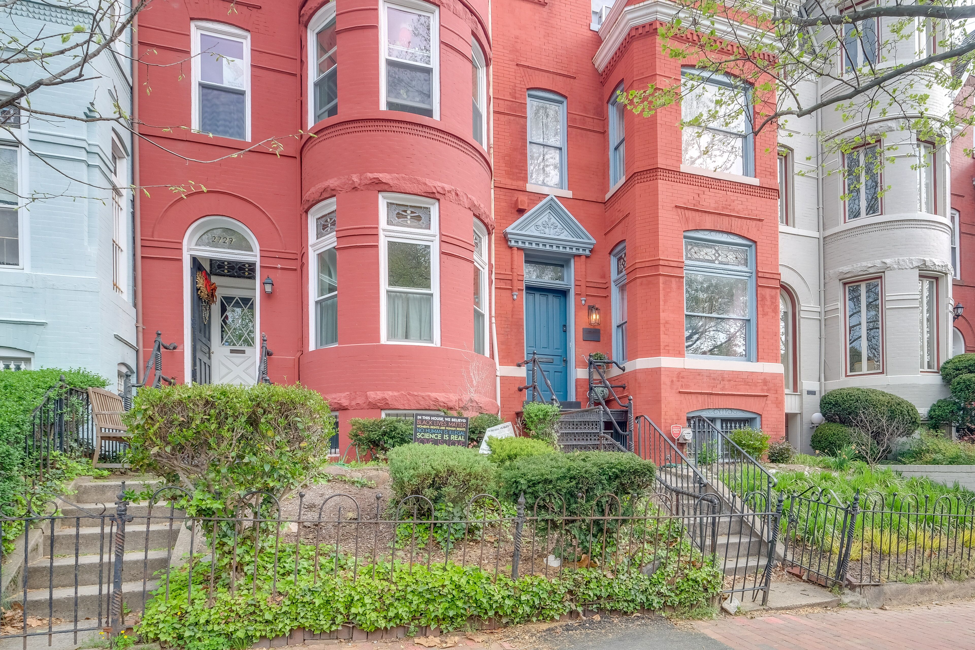 Historic Georgetown Townhome: Walkable Location!