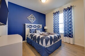 9 室のベッドルーム、デスク、アイロン / アイロン台、旅行用 ベビーベッド