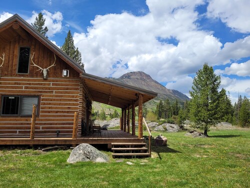 20 Min from Cooke City MT