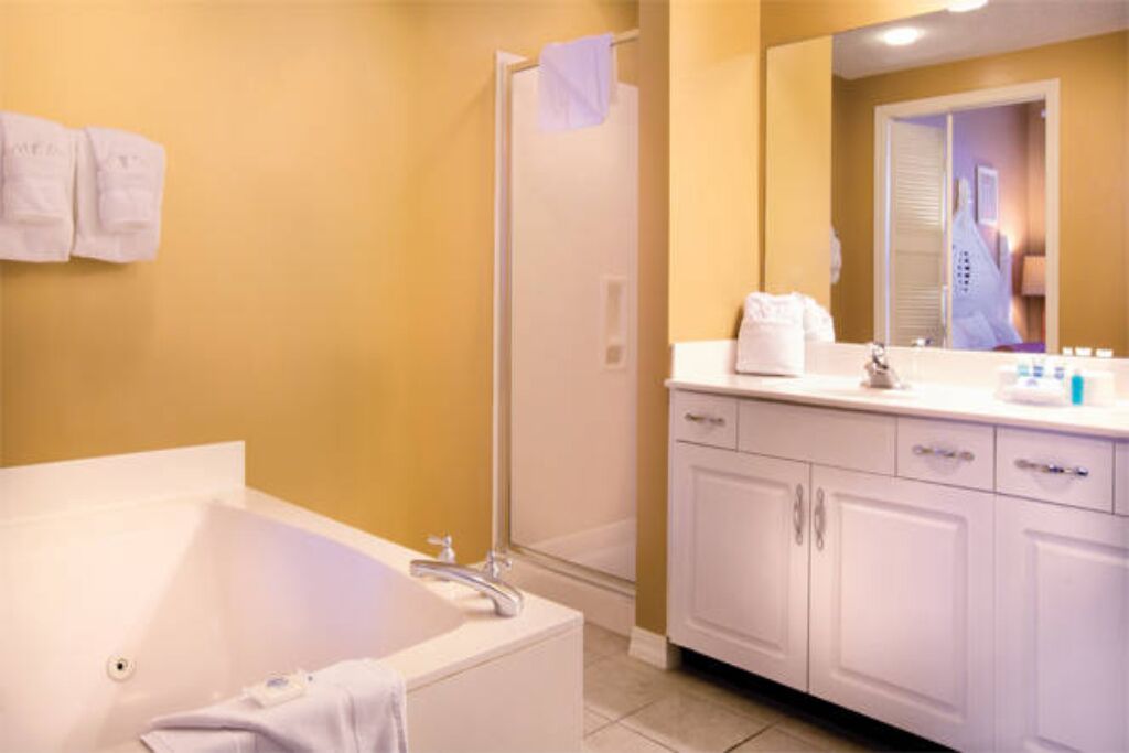 2 Bedroom Deluxe on Destin Beach at Wyndham Majestic Sun!!