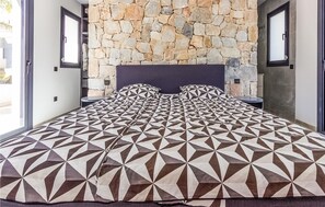 4 bedrooms, free WiFi