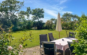 Outdoor dining - 3 bedroom lovely home in Båstad (Båstad)