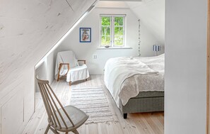 4 bedrooms, free WiFi, bed sheets - 3 bedroom lovely home in Båstad (Båstad)