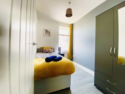 Emerald Living, Swansea (Central)