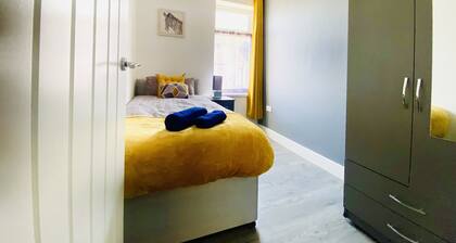 Emerald Living, Swansea (Central)