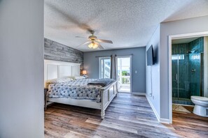 4 bedrooms, desk, iron/ironing board, free WiFi - Cast-A-Waves  - Ocean View Home w/ Pool & Hot Tub (Surf City)