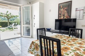 Dining - M355 - Marcelli, fully equipped two-room apartment with garden (Marcelli)