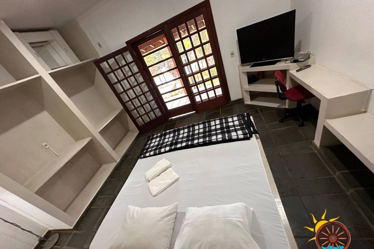 Standard Suite | Free WiFi, bed sheets