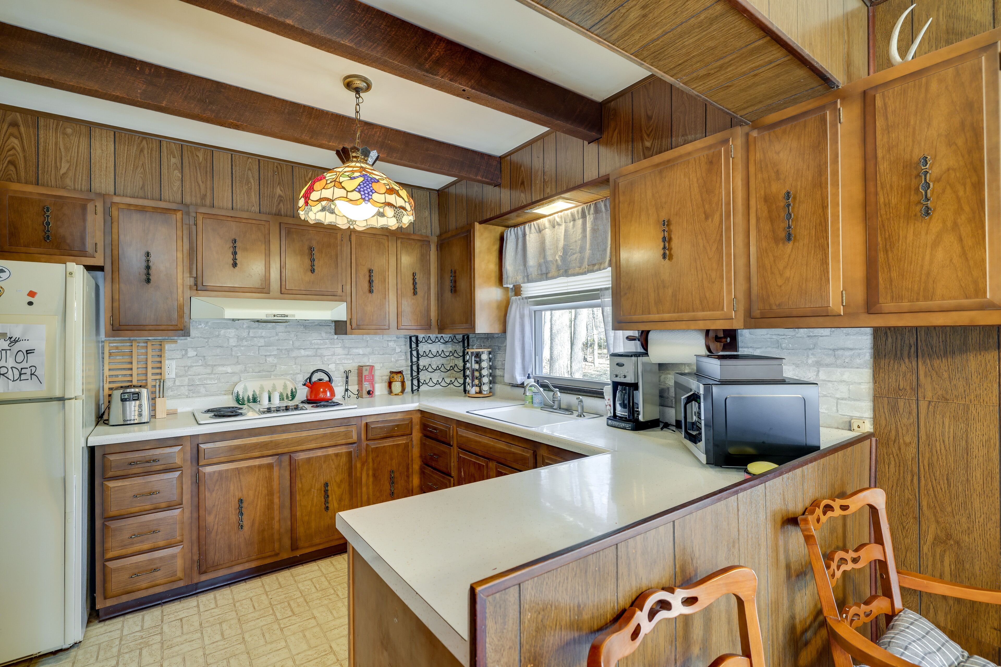 Cozy Pocono Lake Cottage Rental w/ Fire Pit!