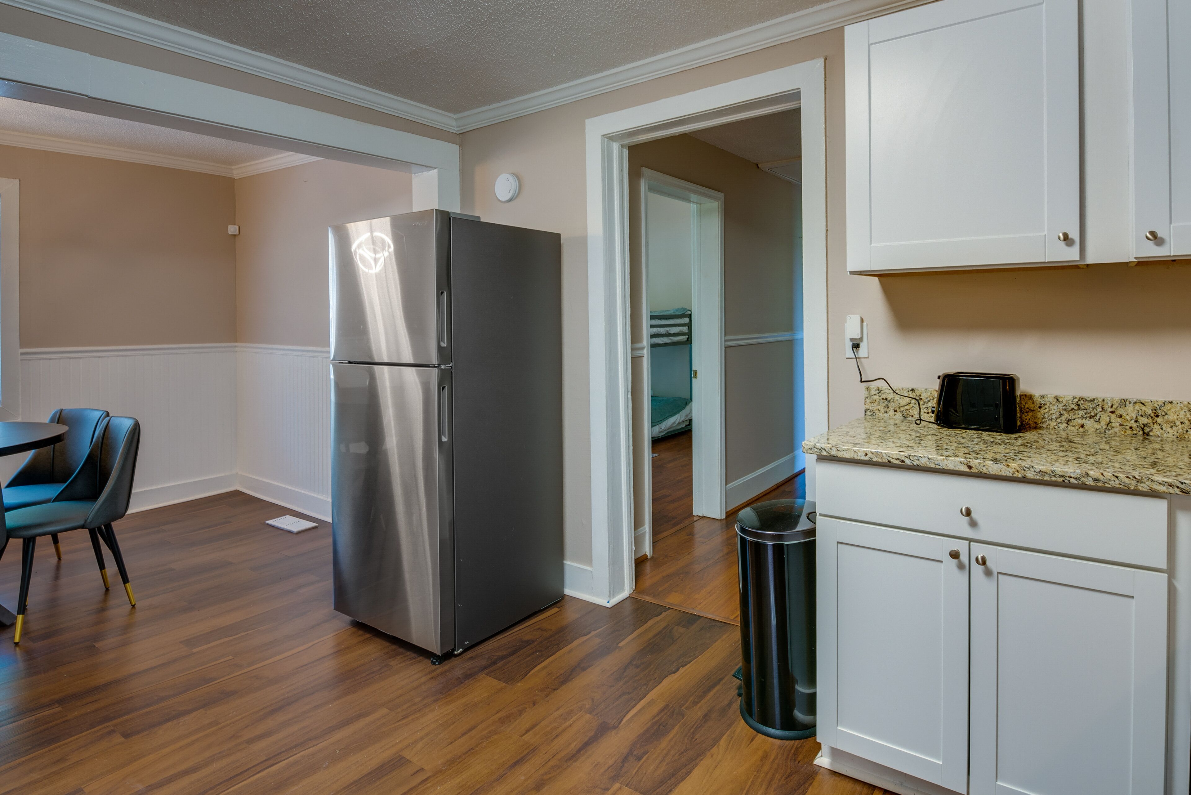 Atlanta Getaway w/ Deck ~ 4 Mi to Downtown