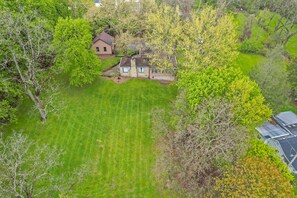 Exterior - Cozy Peaceful Retreat! (Gibsonia)