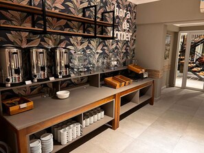 Petit déjeuner buffet compris tous les jours