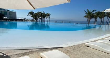 Aria 415 Spectacular luxury apartment overlooking the sea