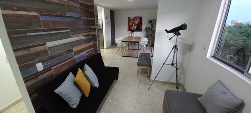 Comfy, quiet, and montain view w/fast wifi