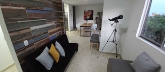 Comfy, quiet, and montain view w/fast wifi